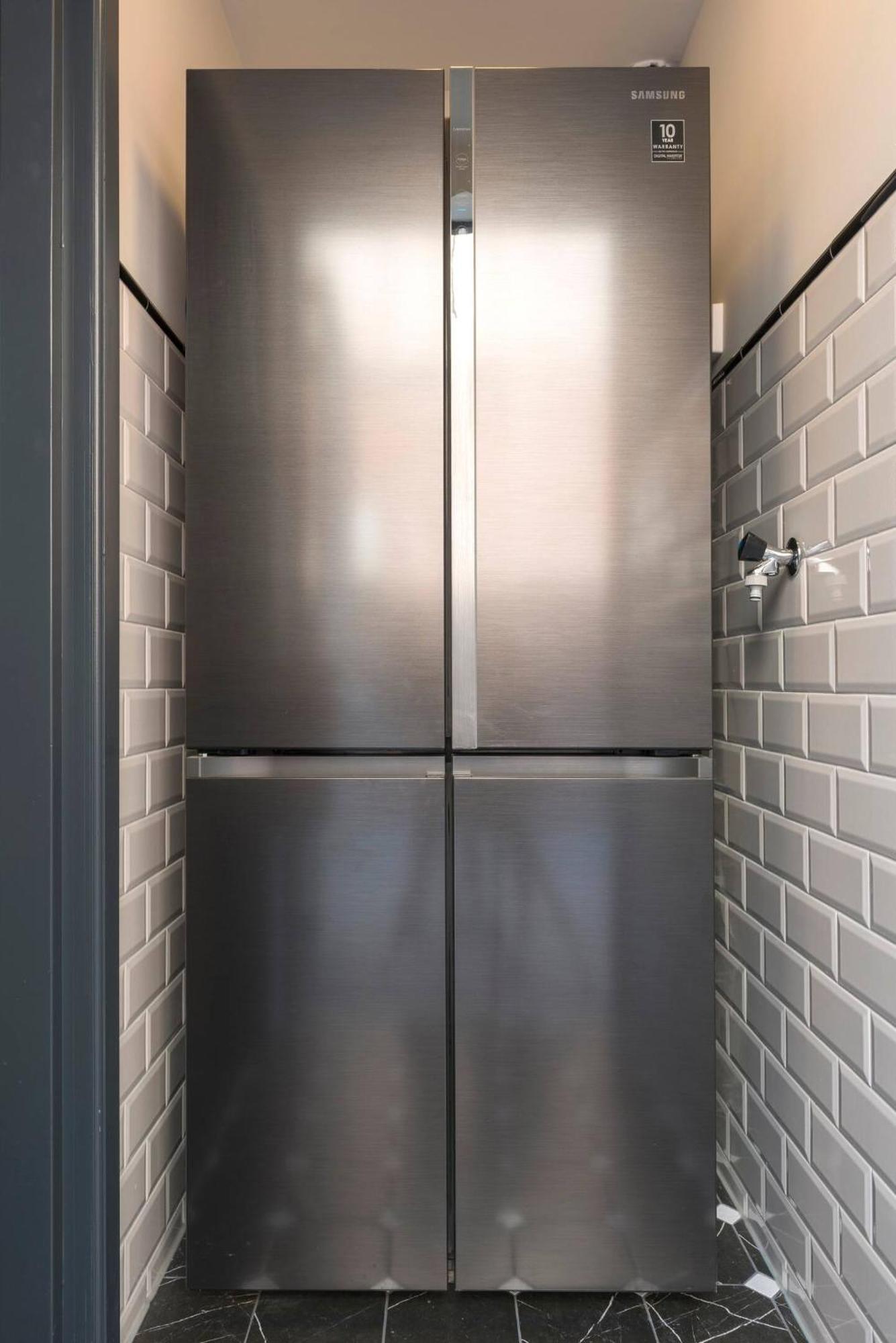 Petite Room With Wifi, Ac, And Shared Kitchen Tilburgo Exterior foto