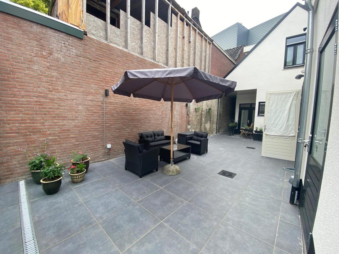 Petite Room With Wifi, Ac, And Shared Kitchen Tilburgo Exterior foto