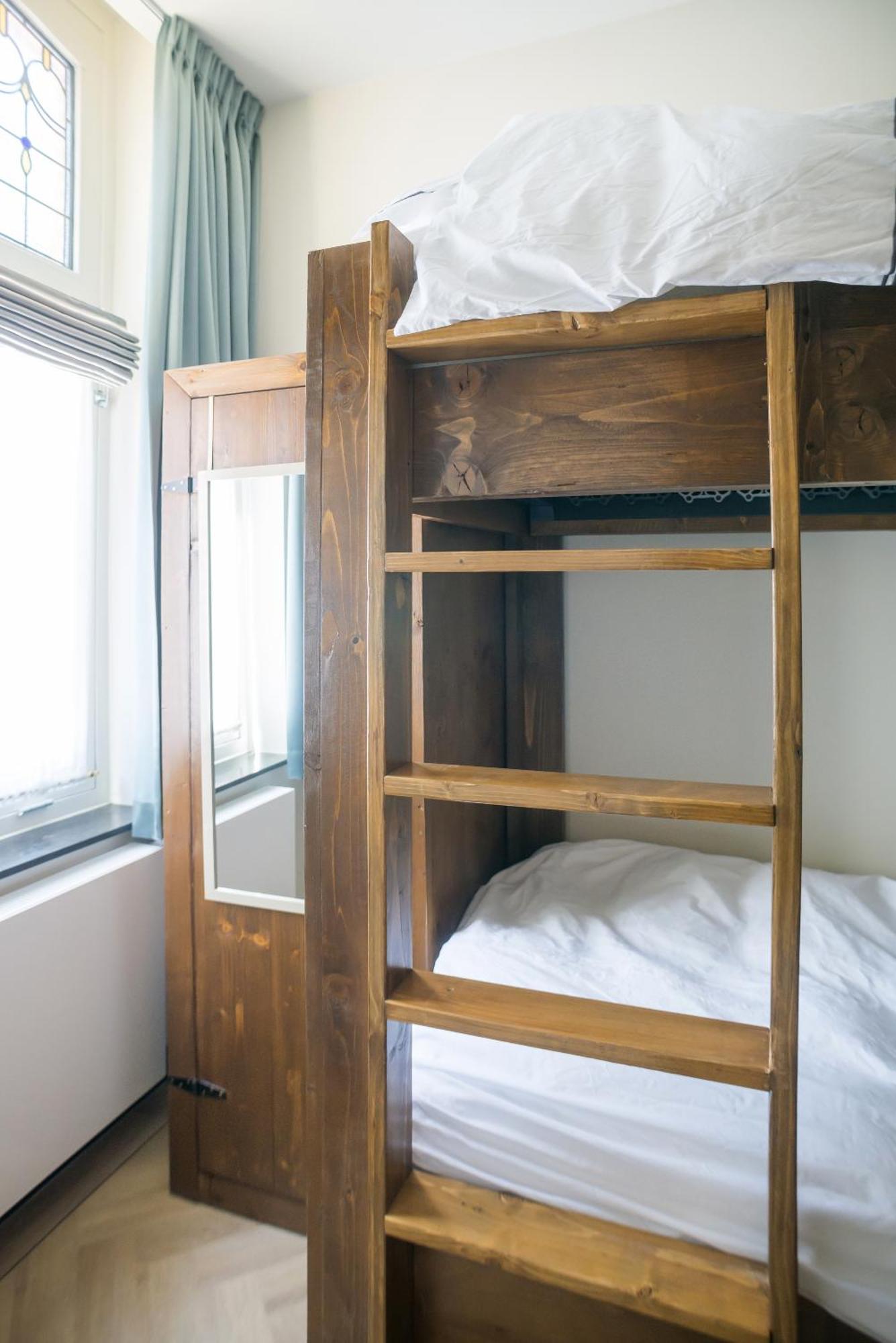 Petite Room With Wifi, Ac, And Shared Kitchen Tilburgo Exterior foto