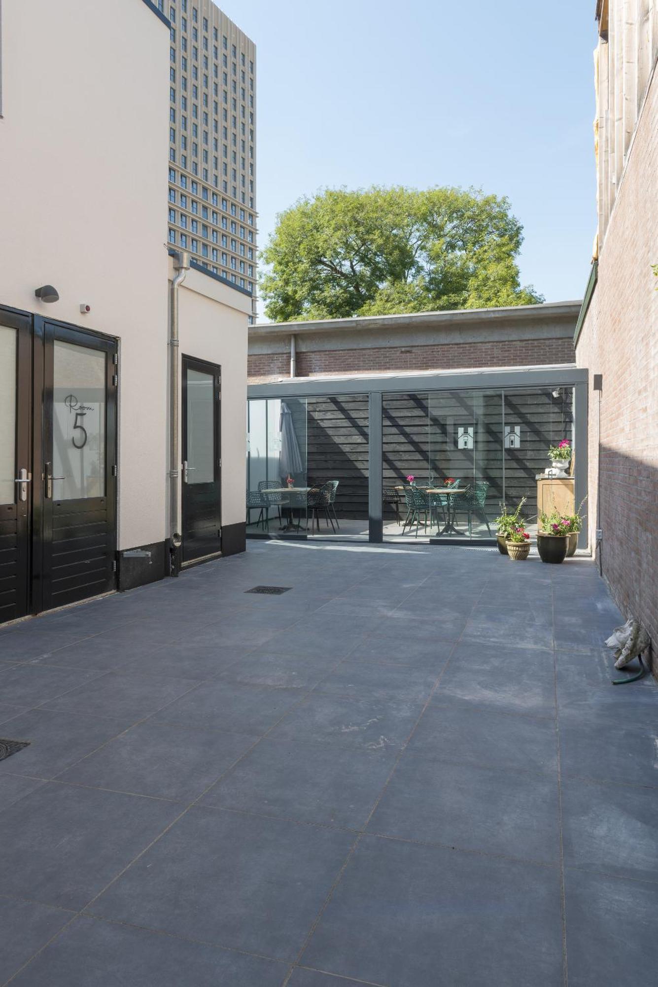 Petite Room With Wifi, Ac, And Shared Kitchen Tilburgo Exterior foto