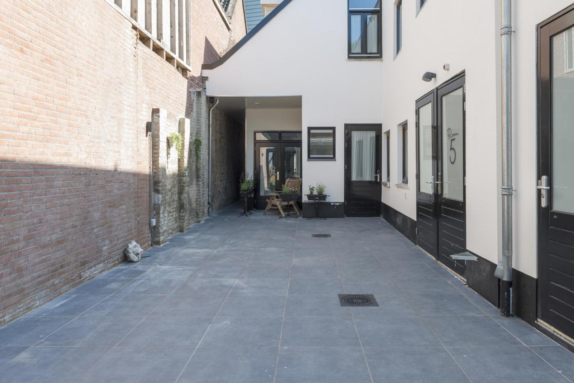Petite Room With Wifi, Ac, And Shared Kitchen Tilburgo Exterior foto