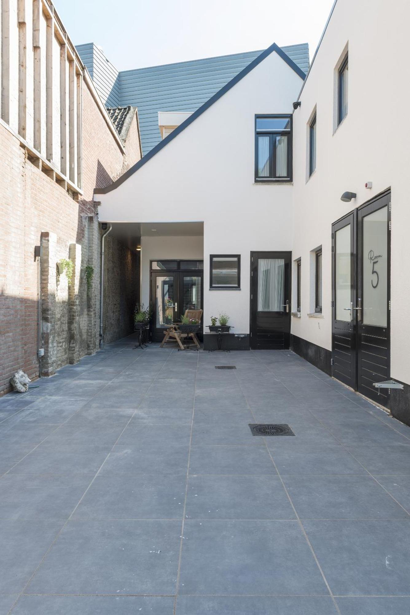 Petite Room With Wifi, Ac, And Shared Kitchen Tilburgo Exterior foto